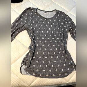Old Navy Gray Long Sleeve Patterned Top
